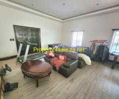 LARGE FAMILY HOME