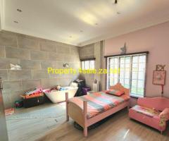 LARGE FAMILY HOME