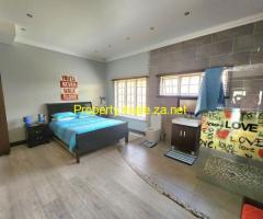 LARGE FAMILY HOME
